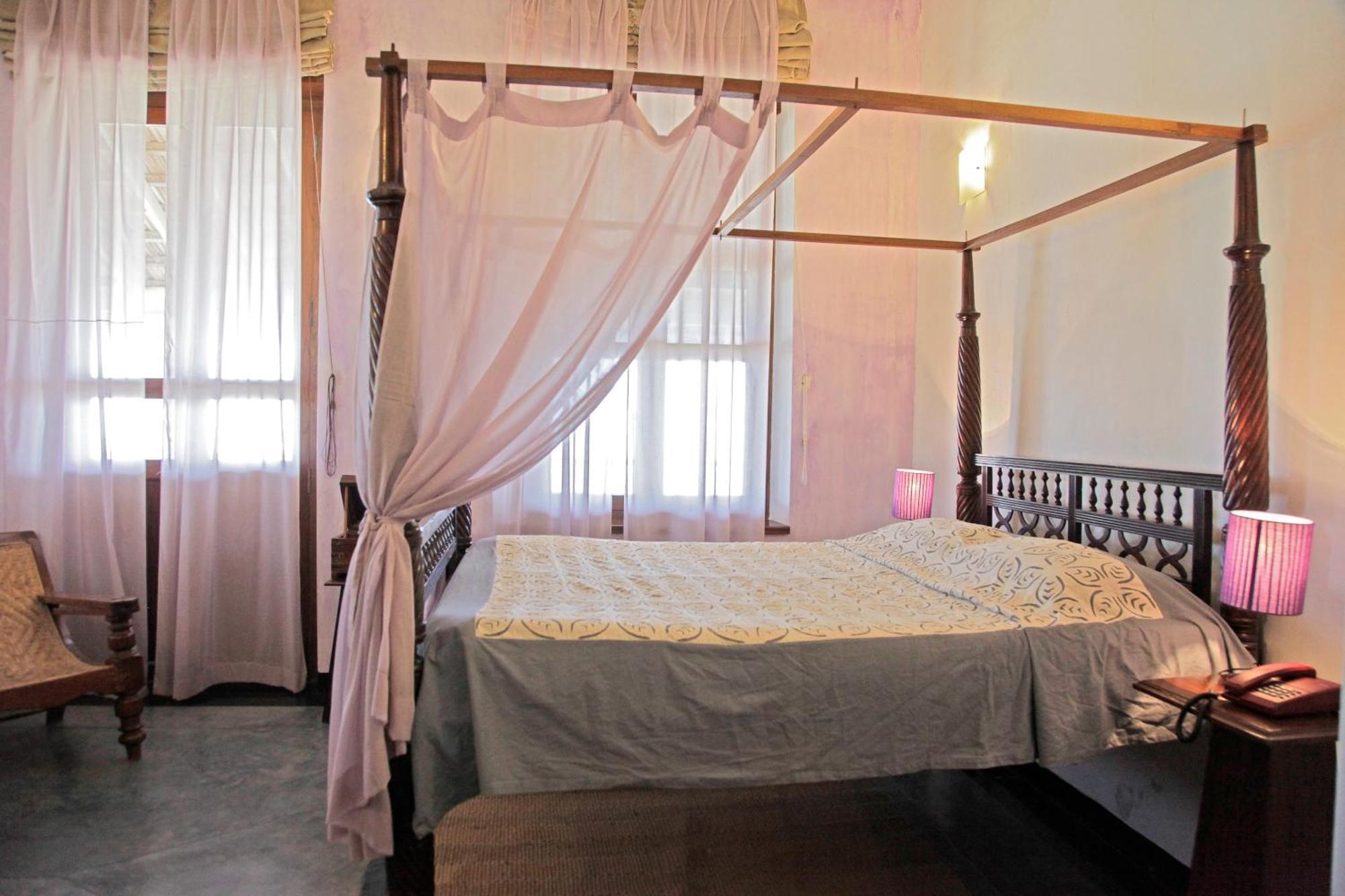Neemrana'S - Bungalow On The Beach Tharangambadi Exterior photo