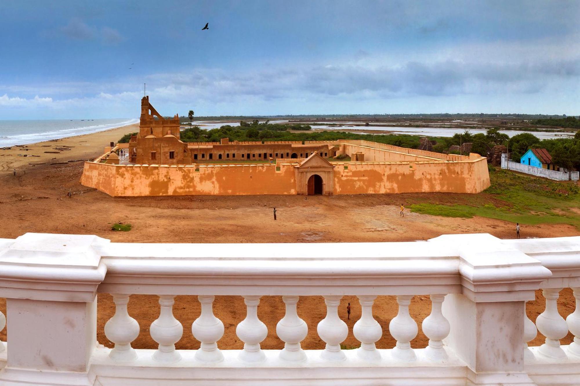 Neemrana'S - Bungalow On The Beach Tharangambadi Exterior photo